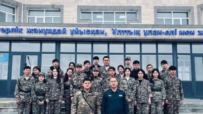 Кеңес әскерлерінің Ауғанстан Демократиялық  Республикасынан шығарылғанына 36 жыл толуына орай өтілетін «Ерлікке тағзым» апталығының іс-шаралар жоспарына сәйкес мектебіміздің әскери жетекшісі Жумагелдиев Рақымжан ағайымыз 10 сынып оқушыларымен 15.02.2025 ж